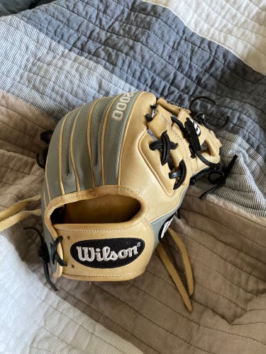 Infield 11.25" A2000 Baseball Glove