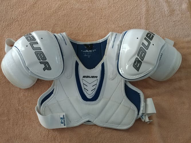Junior Used Medium Bauer Nexus 4000 Shoulder Pads
