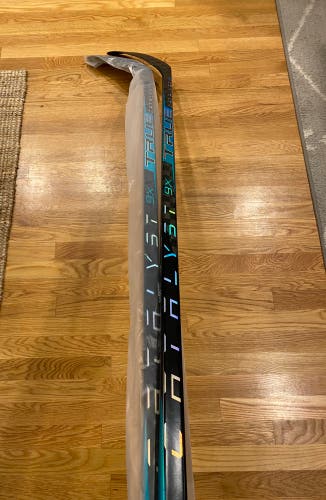 Two (2) Pack - Pro Stock True Catalyst 9X Hockey Stick - RH
