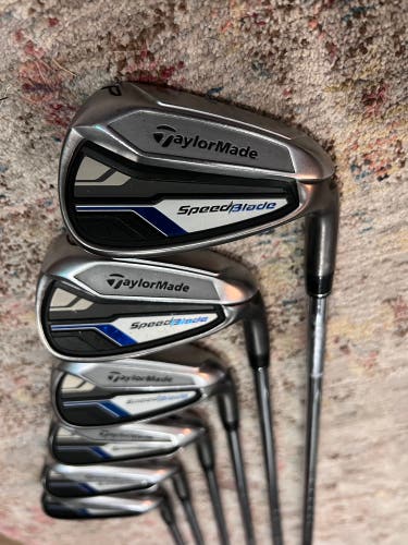 Men's Right Handed Regular Flex Steel Shaft Speedblade Iron Set