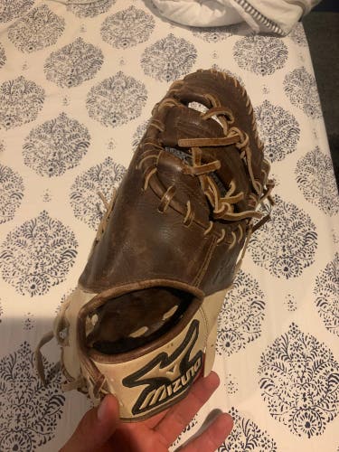 Mizuno First Base Glove