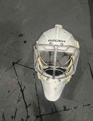 Used Bauer  950X Goalie Mask