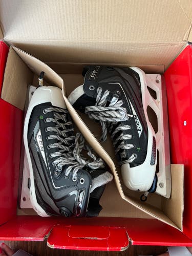 CCM Ribcor 50K Pump Goalie Skates size 9.5D