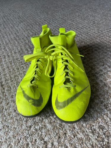 SIZE 6Y Used Nike MERCURIAL AH7346-701 Junior 05 Indoor Soccer Shoes