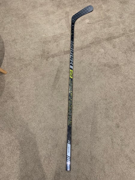 P92 77 Flex Senior Right Handed Supreme 2S Pro Hockey Stick