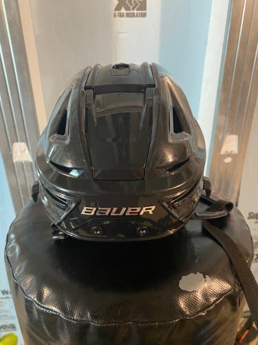 Used Medium Bauer Re-Akt 150 Helmet