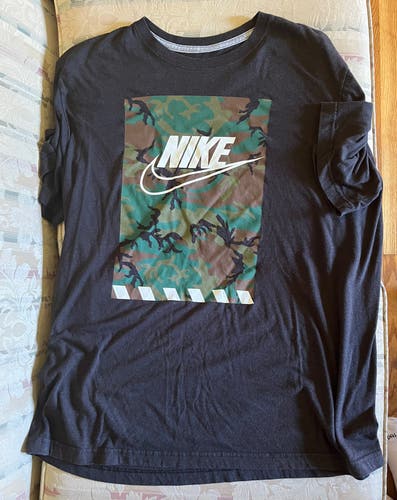 Nike T-Shirt / Black + Camo