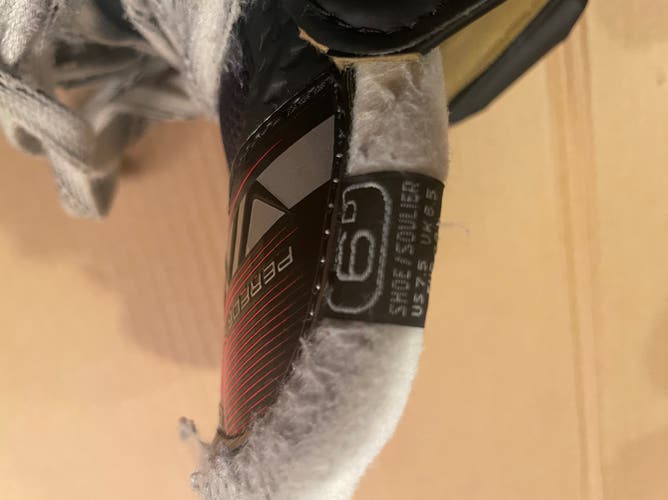 Used Bauer Regular Width  Size 6 Vapor X2.9 Hockey Goalie Skates