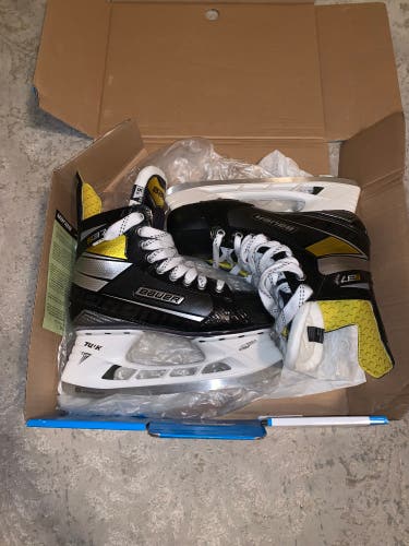 Used Bauer Extra Wide Width Size 5.5 Supreme S37 Hockey Skates