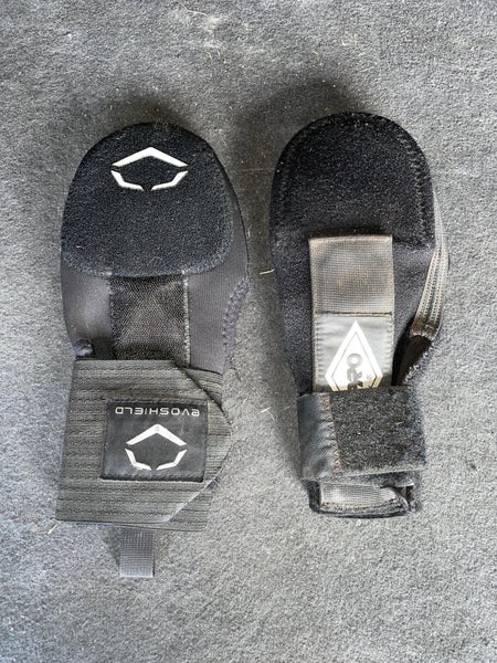 27 2020 Team Issued Sliding Mitt