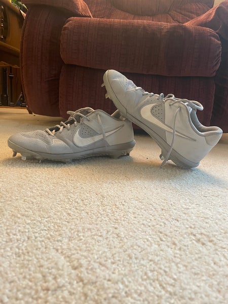 Gray Men's Metal Low Top Alpha Huarache Elite