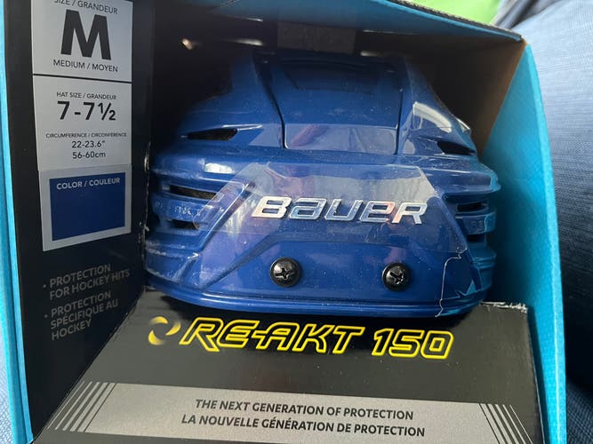 New Medium Bauer Re-Akt 150 Helmet