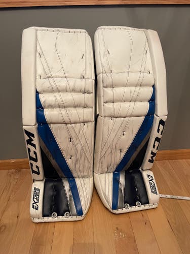 Used 34" CCM Extreme Flex lll Goalie Leg Pads Pro Stock * WINNIPEG JETS * ERIC COMRIE *