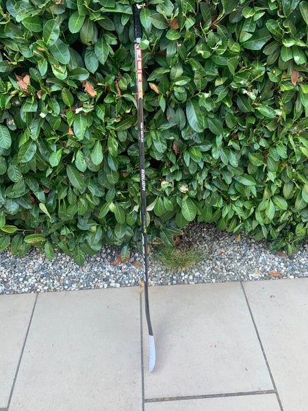 Senior Left Hand P28 Vapor Hyperlite Hockey Stick