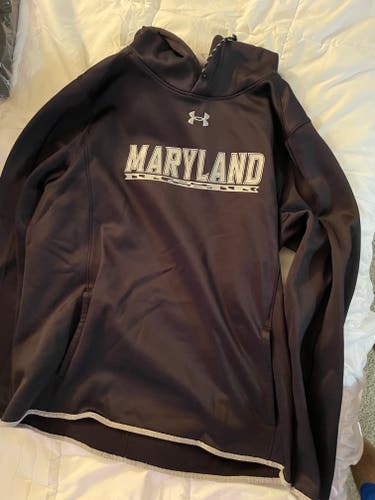 Black Used Large Under Armour Sweatshirt