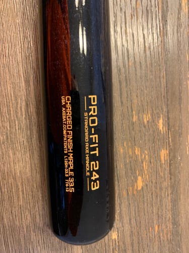 2022 Wood (-3) 30.5 oz 33.5" Maple Bat