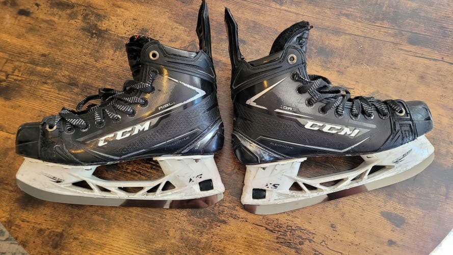Used CCM Ribcor 80K Hockey Skates w,with Step Blacksteel blades Size 5.5
