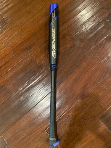 2022 Axe Avenge Pro (-11) 19 oz 30" Bat