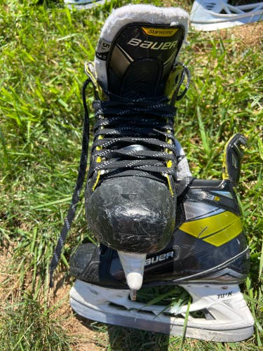 Used Bauer Size 5.5 Supreme 3S Hockey Skates