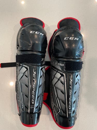 CCM JetSpeed FT350 Shin Pads