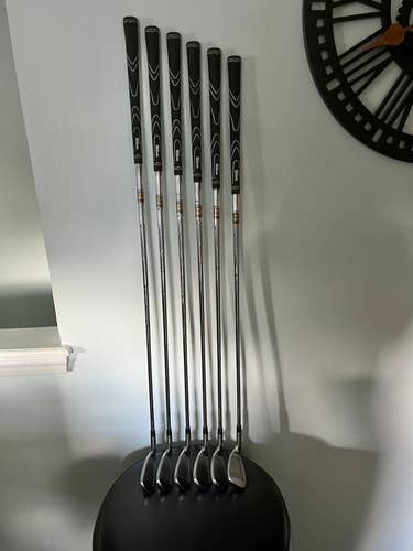 MENS Used Wilson Right Handed Tour Velocity High Launch Iron Set Regular Flex 6 Pieces Steel Shaft