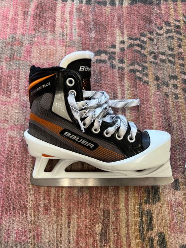 New Bauer Jr. Performance Hockey Goalie Skates - Size 2.5