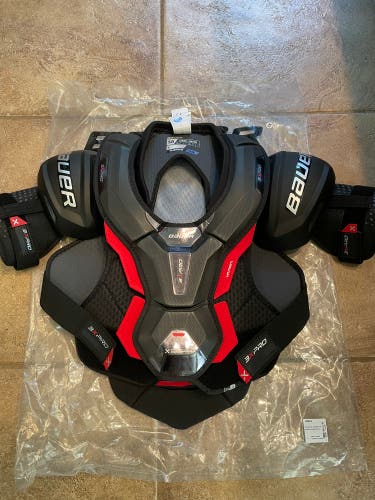 Brand New Bauer Vapor 3x Pro shoulder Pads