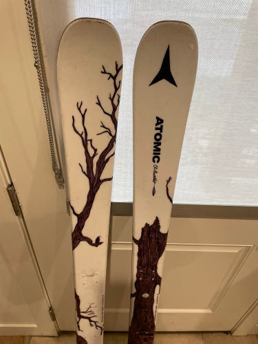 Used  Atomic Mini Bentchetler 153cm  Skis