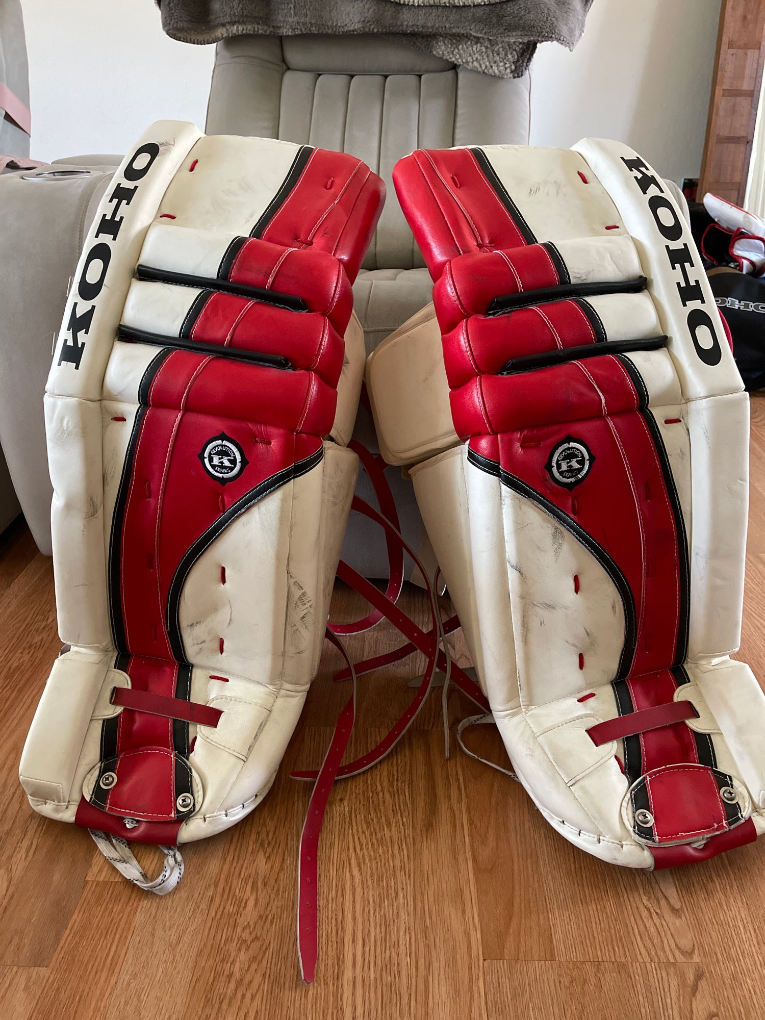 Used 33" Koho Revolution 588 Goalie Leg Pads Pro Stock SidelineSwap