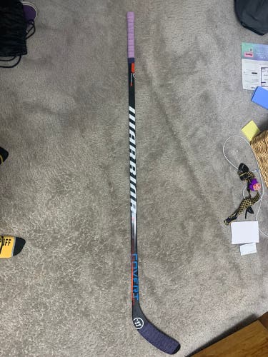 Intermediate Right Handed W88 Covert QRE5 Hockey Stick