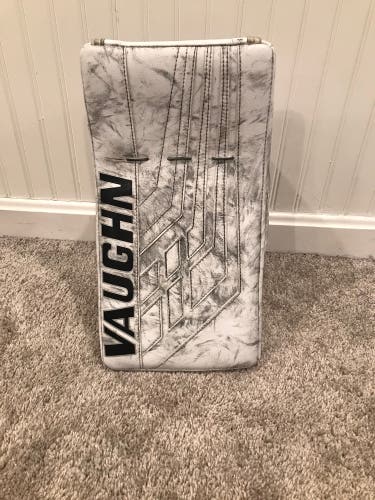 Vaughn VE8 Pro Carbon Goalie Blocker