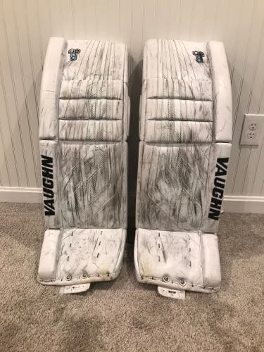 Vaughn VE8 Pro Goalie Pads