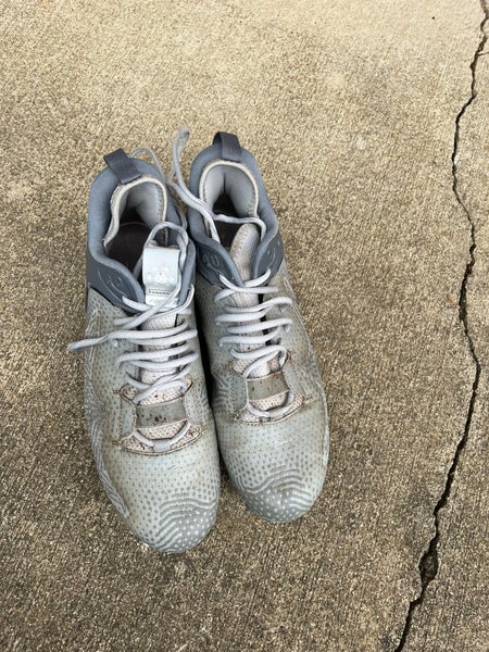 Gray Adult Molded Cleats Mid Top Freeze