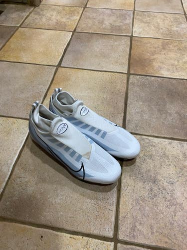 Men's New Size 12 (Women's 13) Molded Cleats Nike Low Top Vapor edge pro 360