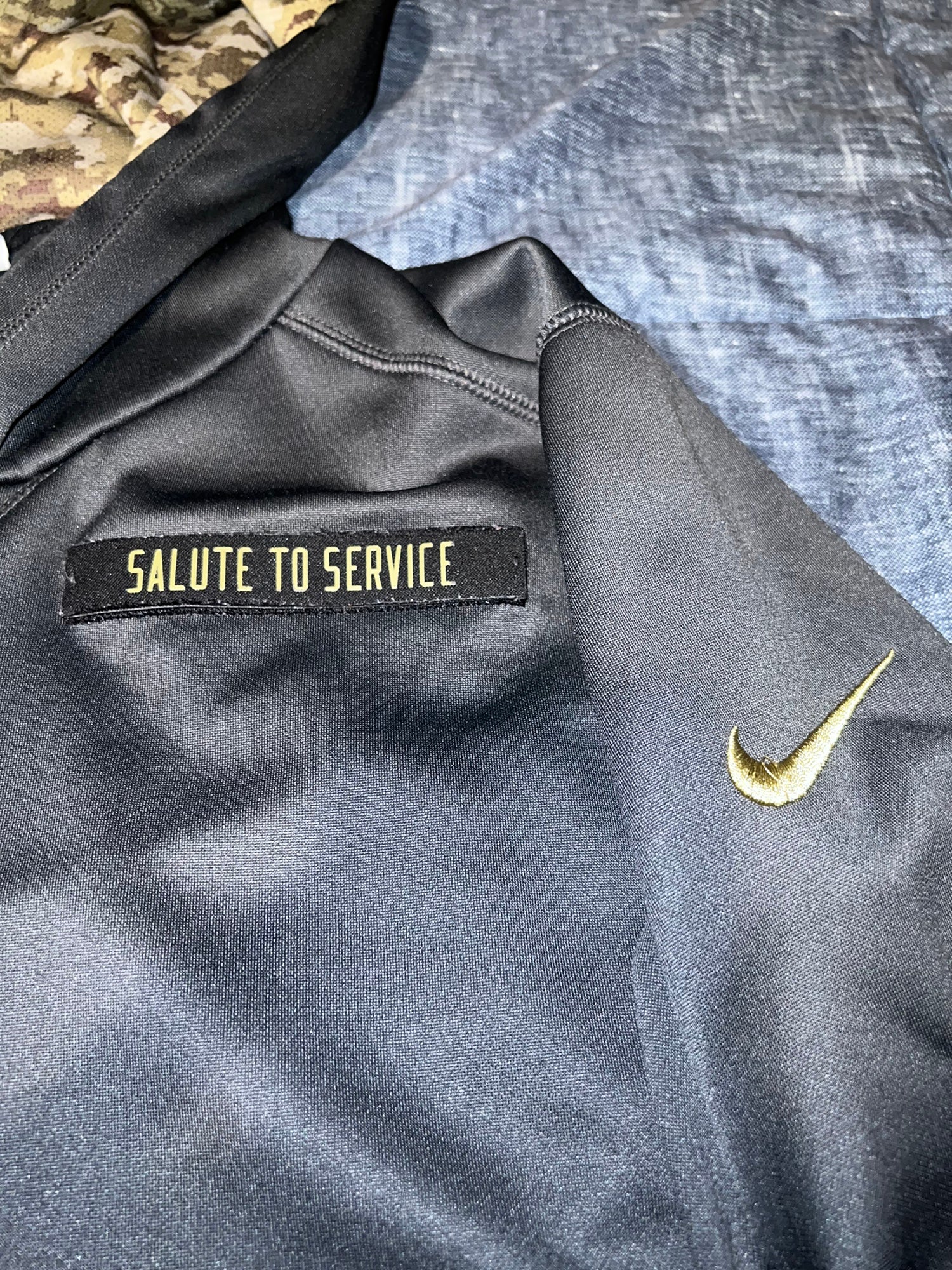 Nike Detroit Lions Youth Parachute Beige 2019 Salute To Service Thermal  Pullover Hoodie