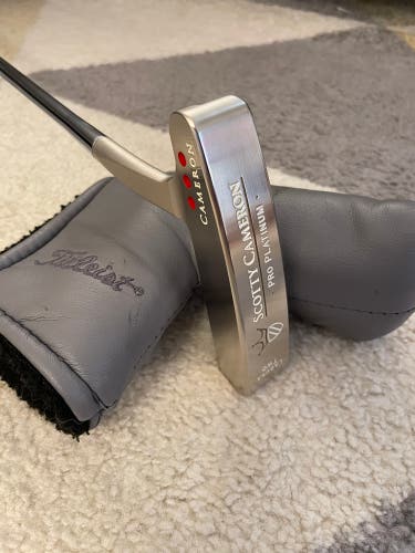 2000 Titleist Scotty Cameron Pro Platinum Laguna 2 35” NEW