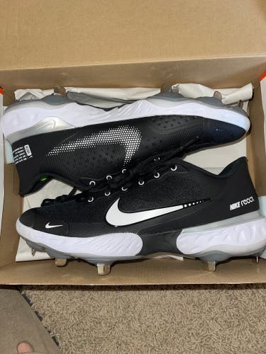 Nike Alpha Huarache Elite 3 Low Metal baseball cleats