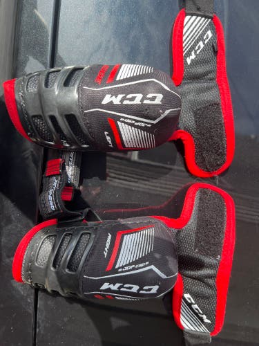 Used Medium CCM JetSpeed Control Elbow Pads