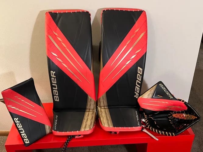 Used 34" Regular Bauer Hyperlite Goalie Full Set