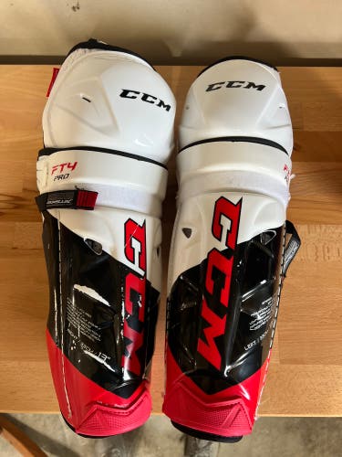 CCM  Jetspeed FT4 pro Shin Pads