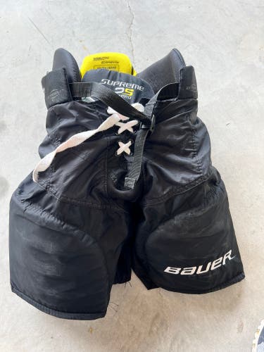 Black Bauer Supreme 2D Used Youth Large Hockey Pants