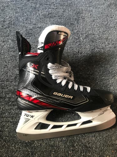 Senior New Bauer Vapor 2X Hockey Skates Size 8.5