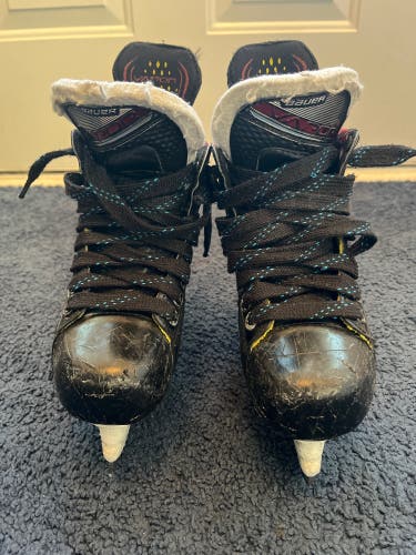 Used Bauer Regular Width Size 13.5 Vapor 2X Hockey Skates