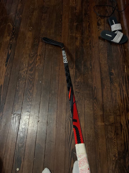 Senior Left Hand P28 Vapor FlyLite Hockey Stick