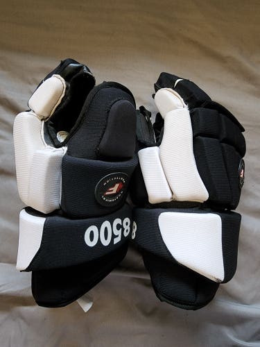 New 8500 Gloves 14"