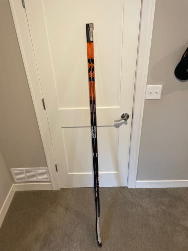 Senior Right Handed P92 Pro Stock Nexus Geo Hockey Stick