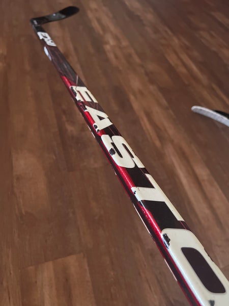 Senior Right Handed Mid Pattern EQ50 Hockey Stick