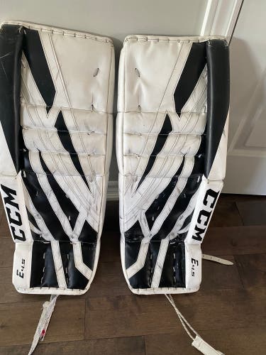 28" CCM Extreme Flex E4.5 Goalie Leg Pads