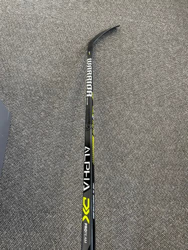 Senior Left Hand P28 Pro Stock Alpha DX Hockey Stick
