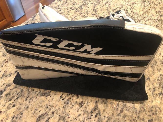 CCM Premier R1.9 Regular Goalie Blocker Intermediate
